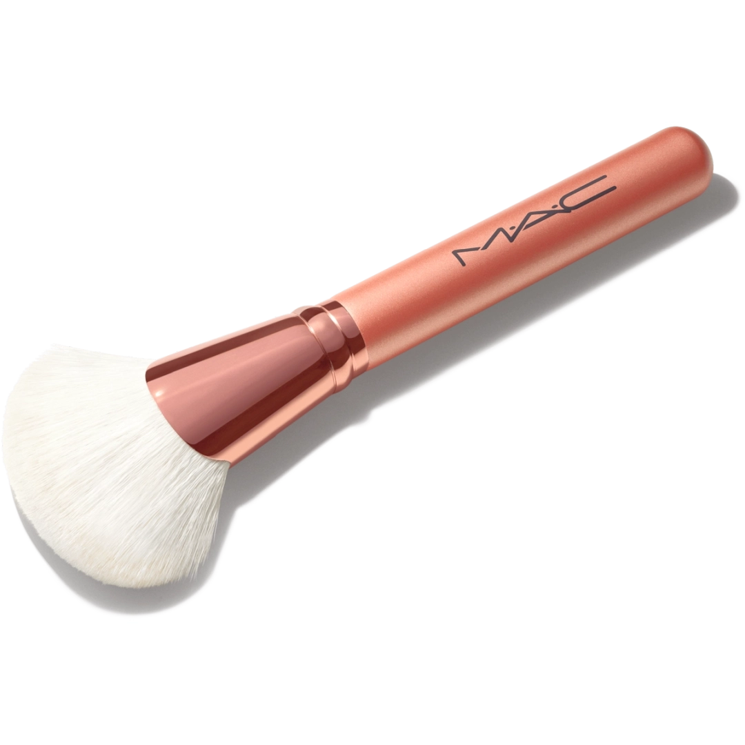 mac-bronze-fan-brush-143s