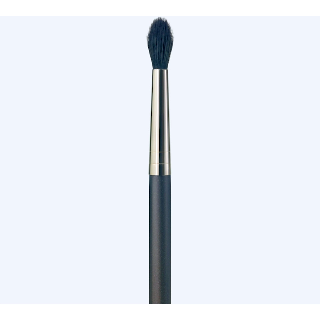 mac-synthetic-tapered-blending-brush-224s
